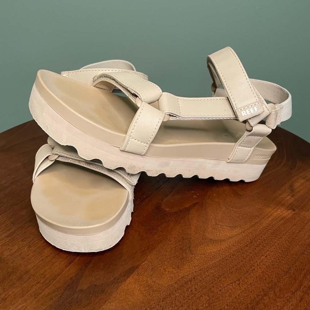 Reef Women's Cushion Rem Hi Tan Sandals - Picture 3 of 8